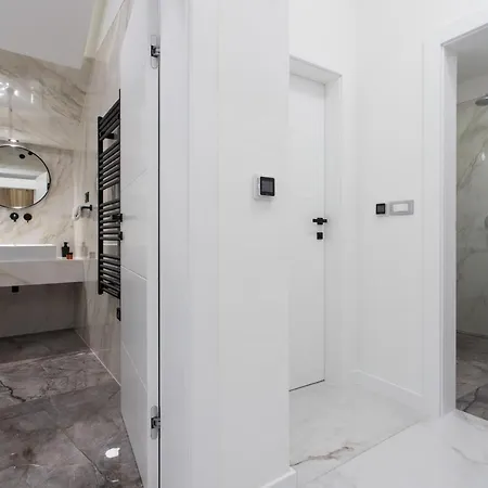 Ocean Luxe Апартаменти *