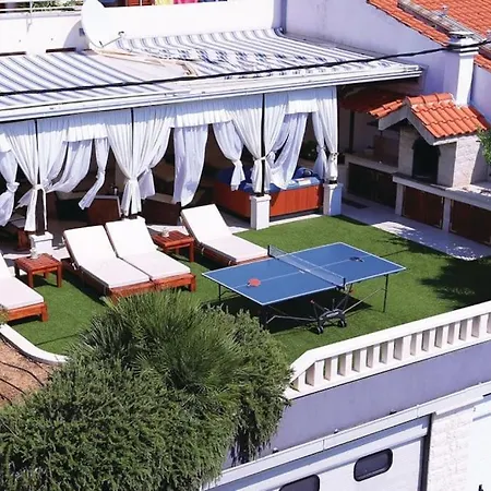 Ocean Luxe Апартаменти *