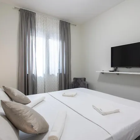 Ocean Luxe Apartment