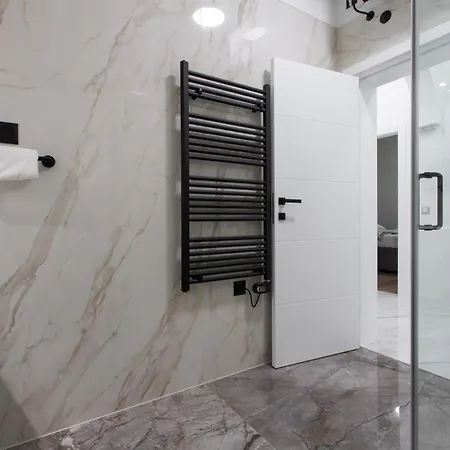 Ocean Luxe Apartment